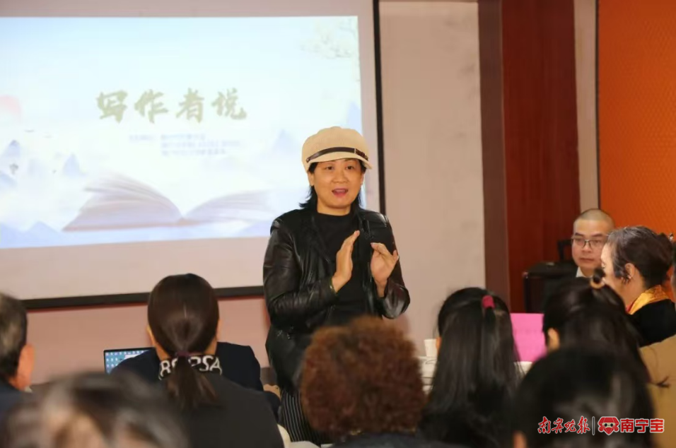 南宁晚报 | 南宁作家分享AI写作，如何善用成为讨论焦点