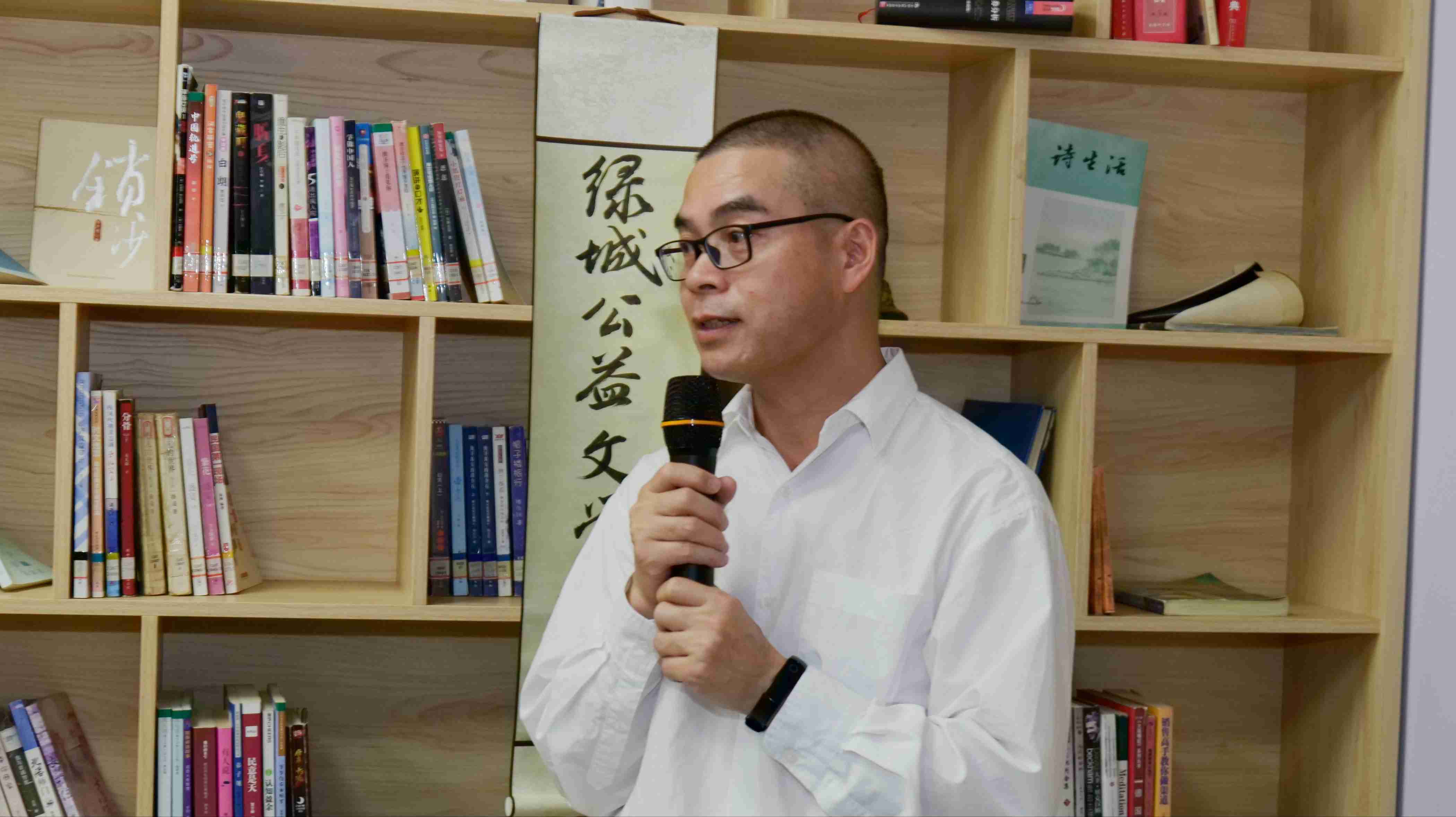 2025年4月12日，许乾雷主讲南宁东盟城市书房AI公益课精彩图集